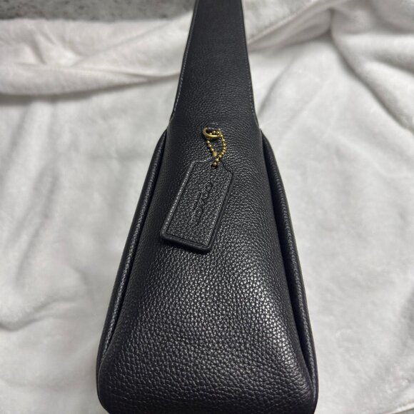 Like new Coach Lola in black pebbled leather - Picture 4 of 13